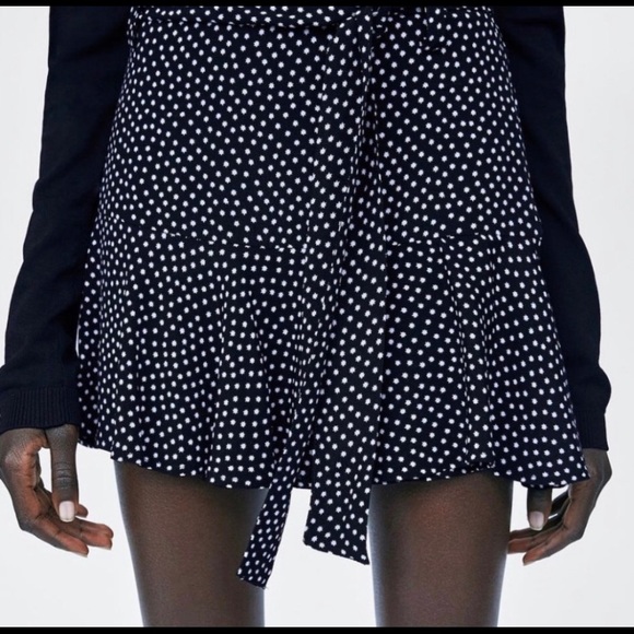 Zara navy blue and white polka dot skort - Picture 2 of 3